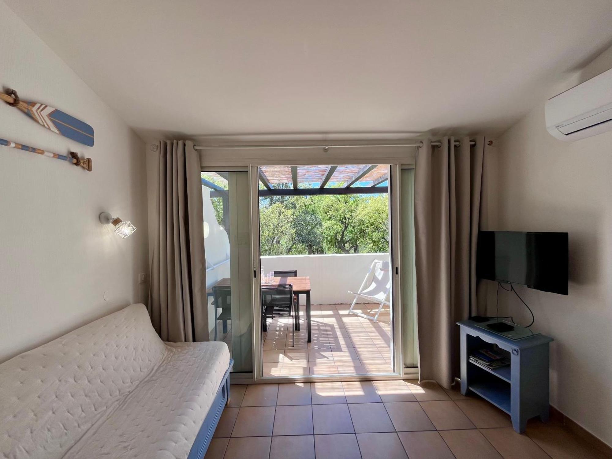 Charmant Appartement Village Restanques De Saint Tropez Grimaud Exterior foto