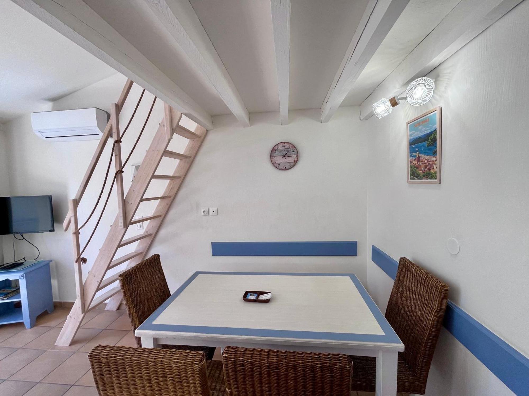 Charmant Appartement Village Restanques De Saint Tropez Grimaud Exterior foto